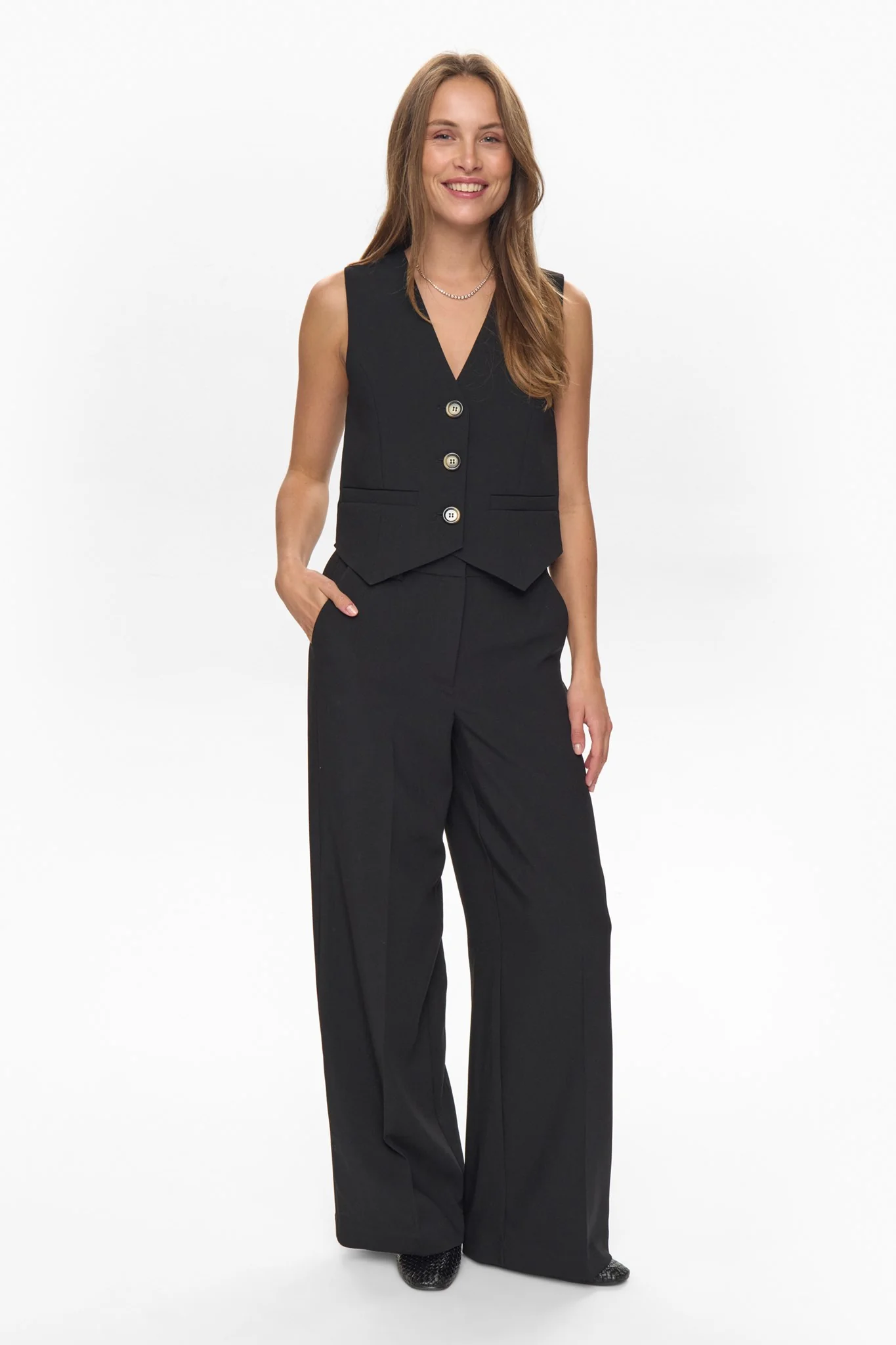 NUALMUT VEST - Caviar - Image 3