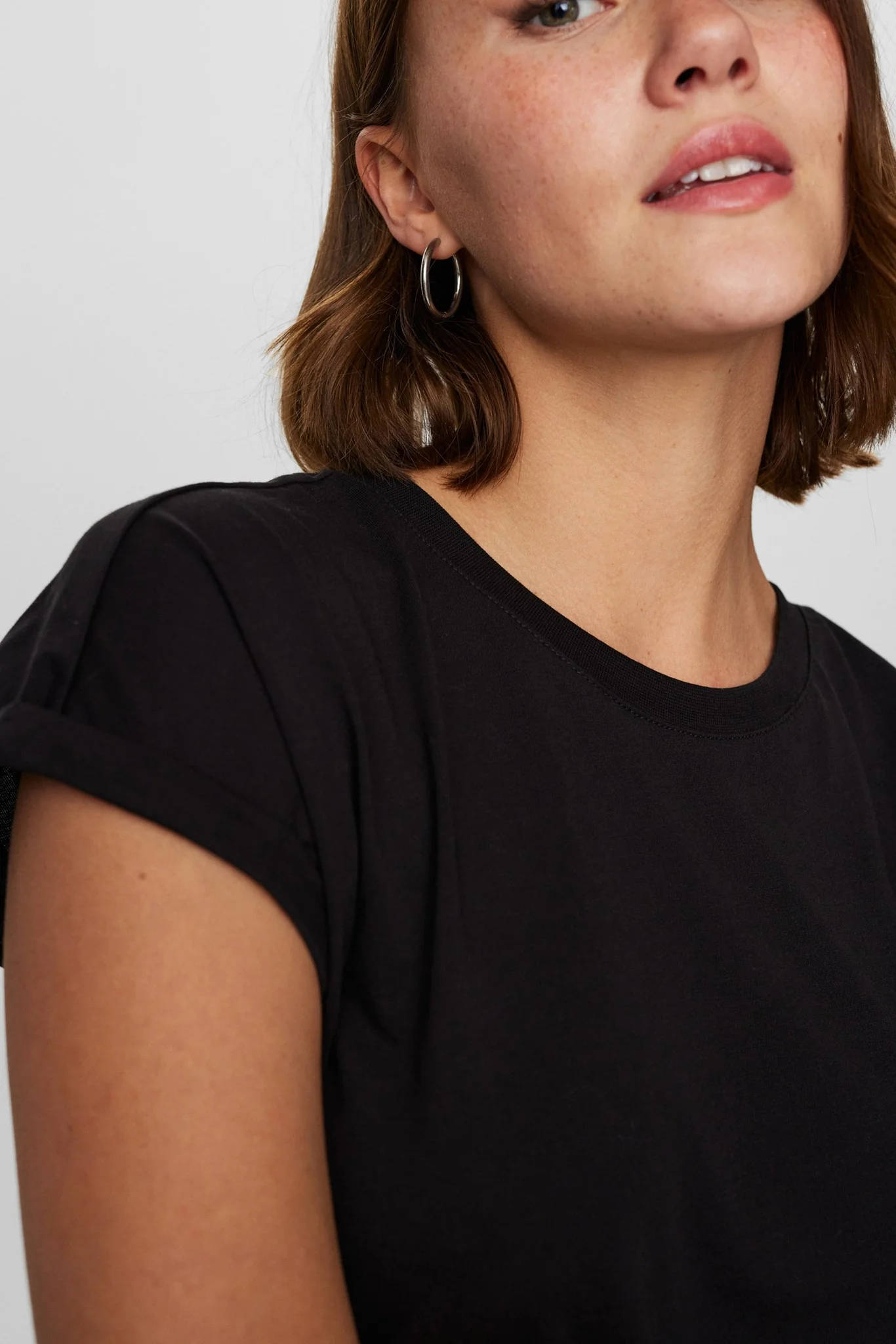 NUBEVERLY T-SHIRT - GOTS - Caviar - Image 4