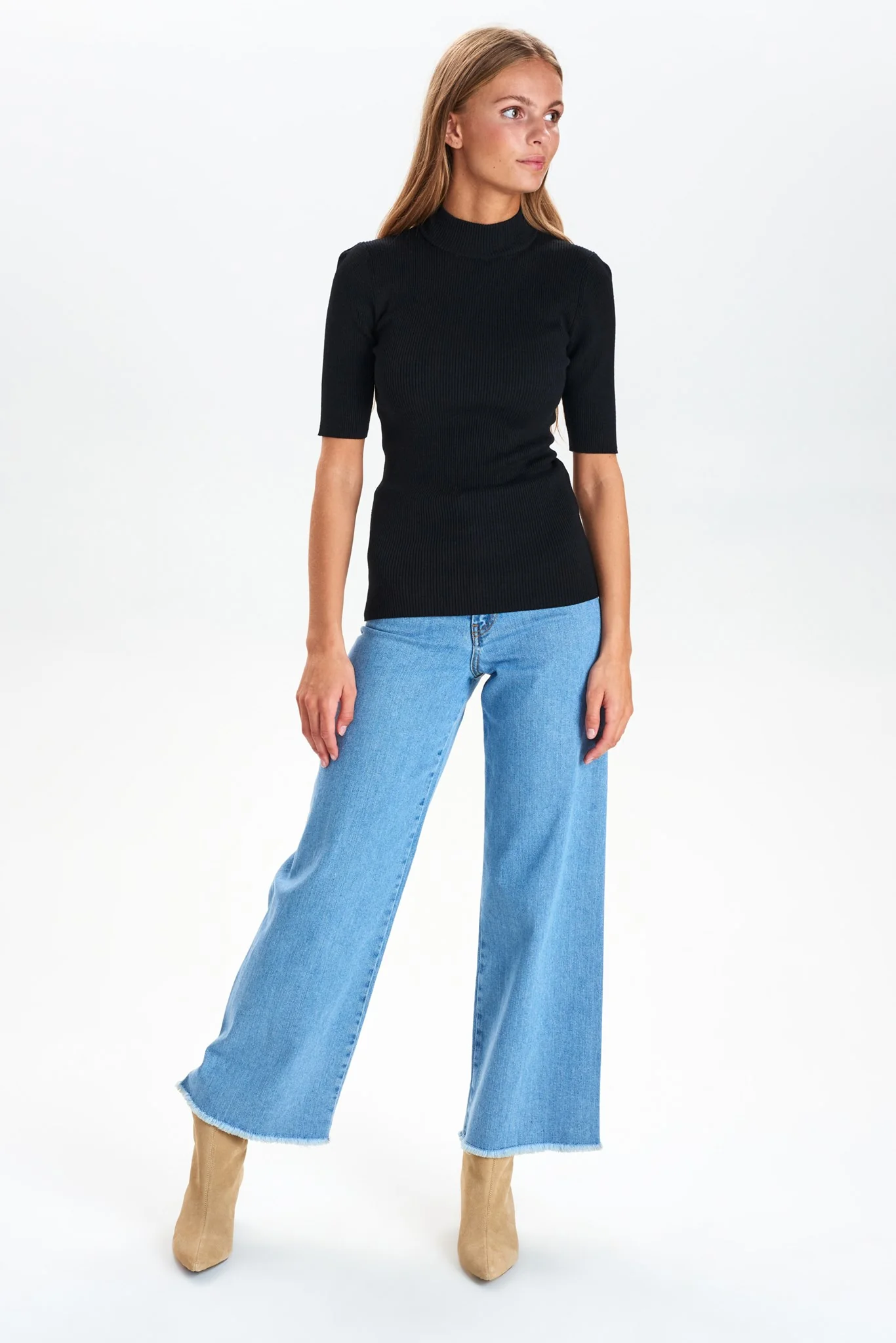 NUBIA SS PULLOVER  - Caviar - Image 3