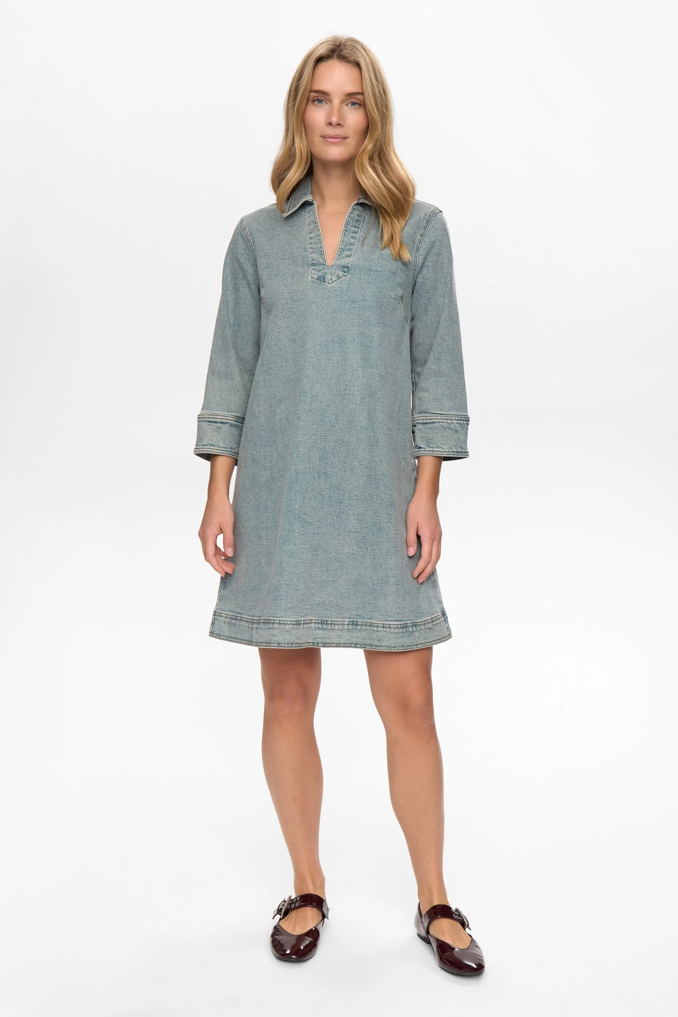 NUKANSAS V-NECK- 3/4 SLEEVE DRESS - Light Blue Vintage Denim - Image 3