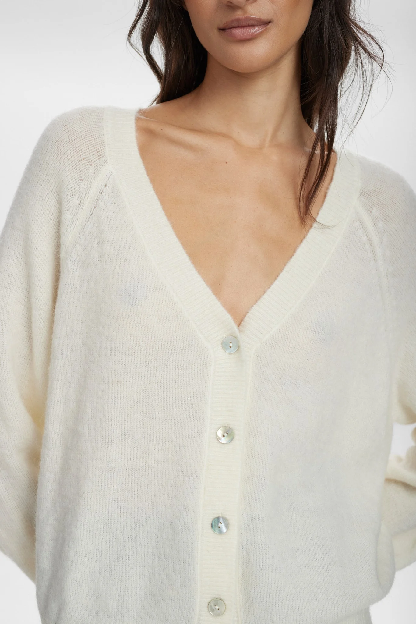 NURIETTE V-NECK CARDIGAN - Cloud Dancer - Image 4