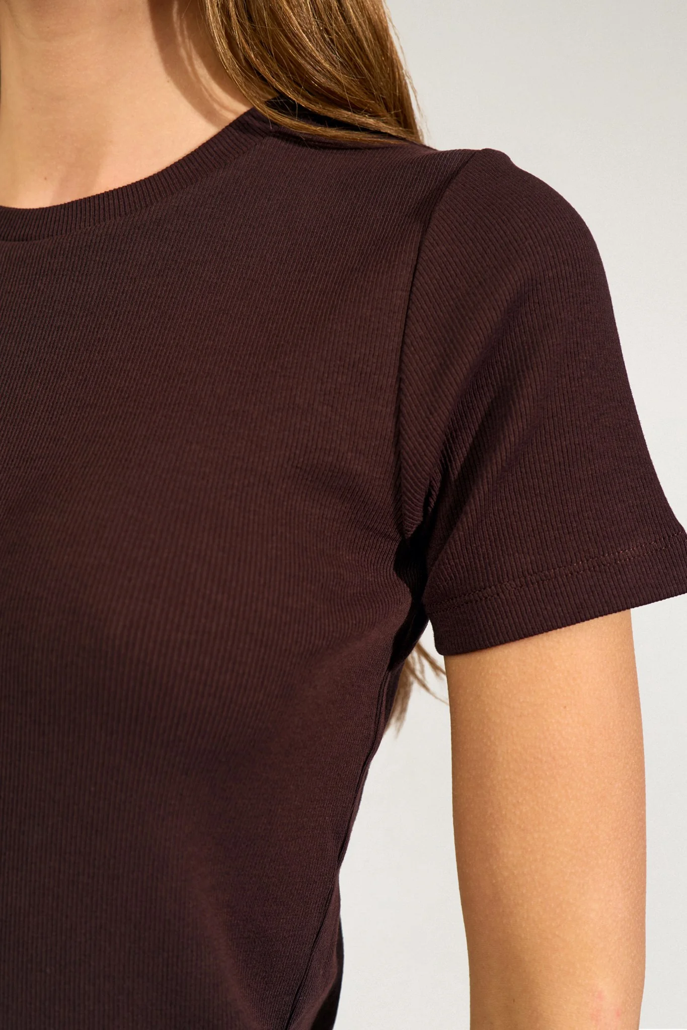 NURILEY SS TEE - Black Coffee - Image 5