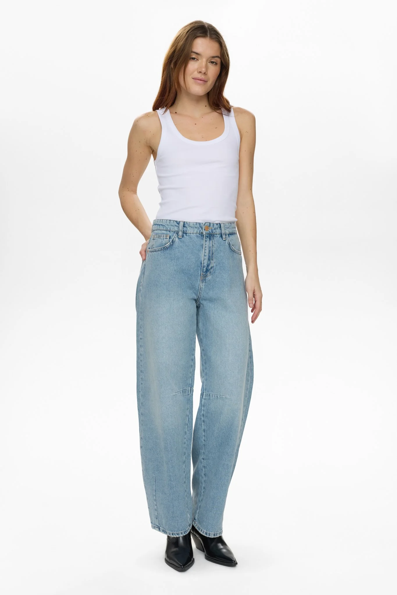 NUSEVILLE - M-R BARREL JEANS P3010 - Light Blue Denim - Image 3